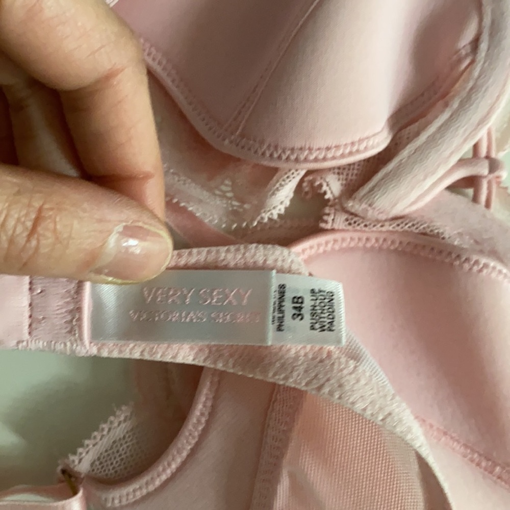 Victoria Secret Bra Size 34B - Picture 3 of 3
